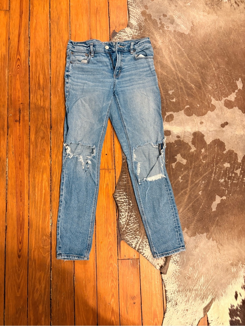 American Eagle Outfitters Light Blue Ripped Skinny Jeans